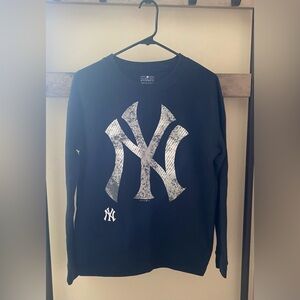 MLB New York Yankees 5th & Ocean Sweatshirt 100% Cotton Size Medium